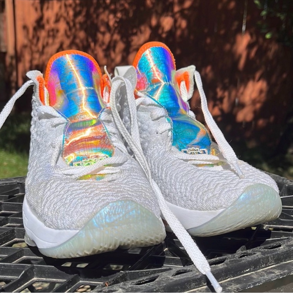 LeBron 17 Future air 2019